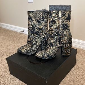 ASH BLACK AND GOLD FLORA ANKLE BOOT SIZE 37 FITS US 7-7.5  PERFECT CONDITION NIB